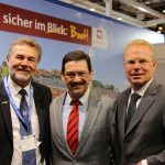 Die BMWL Mitglieder Siegmund Bäsler (WDU Dienstleistungen) und Rolf Kroboth mit Bernd Herkströter. 