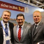 Die BMWL Mitglieder Siegmund Bäsler (WDU Dienstleistungen) und Rolf Kroboth mit Bernd Herkströter.